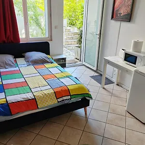 Meublée Indépendante, Avec Piscine, Pour 2 Personnes Appartement Toulouse